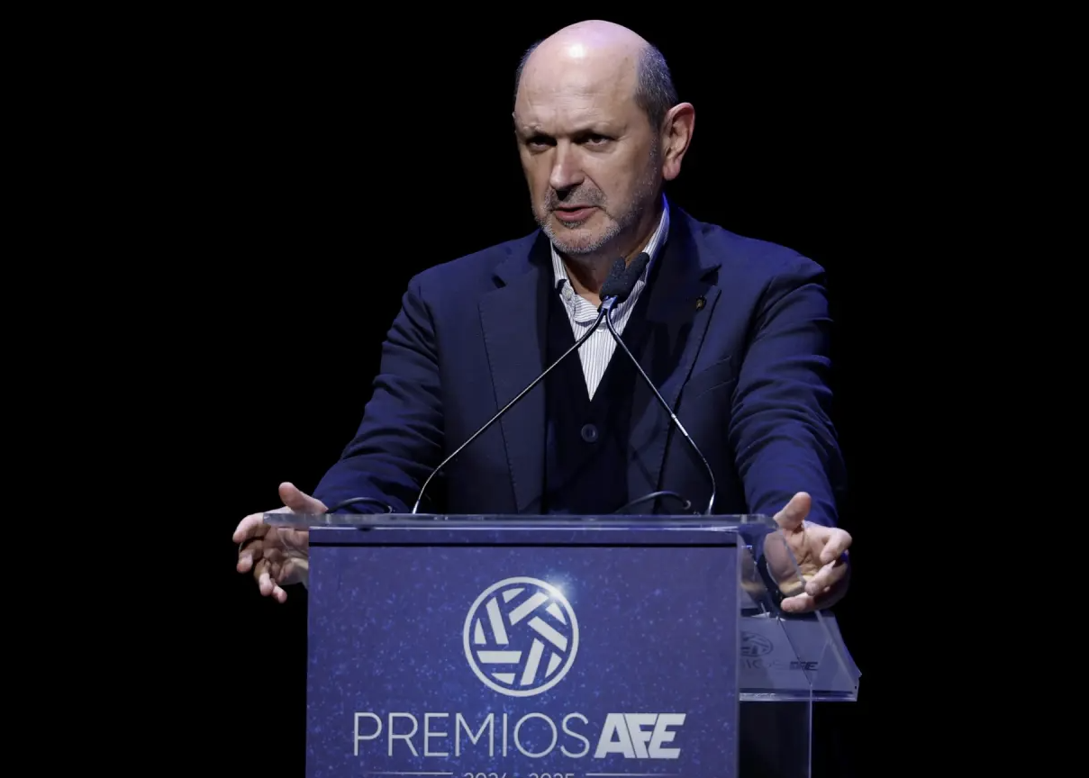 11月10日私自动刀惹事，西甲巴萨小将亚马尔被撤队将缺席2场世界杯