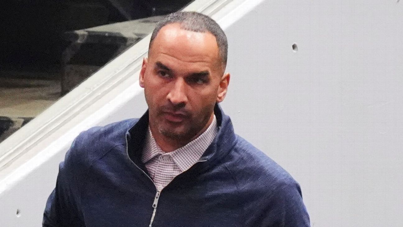 小牛3-8开局，送走东契奇的哈里森被炒，这笔超级变形的交易到底坑苦了谁？