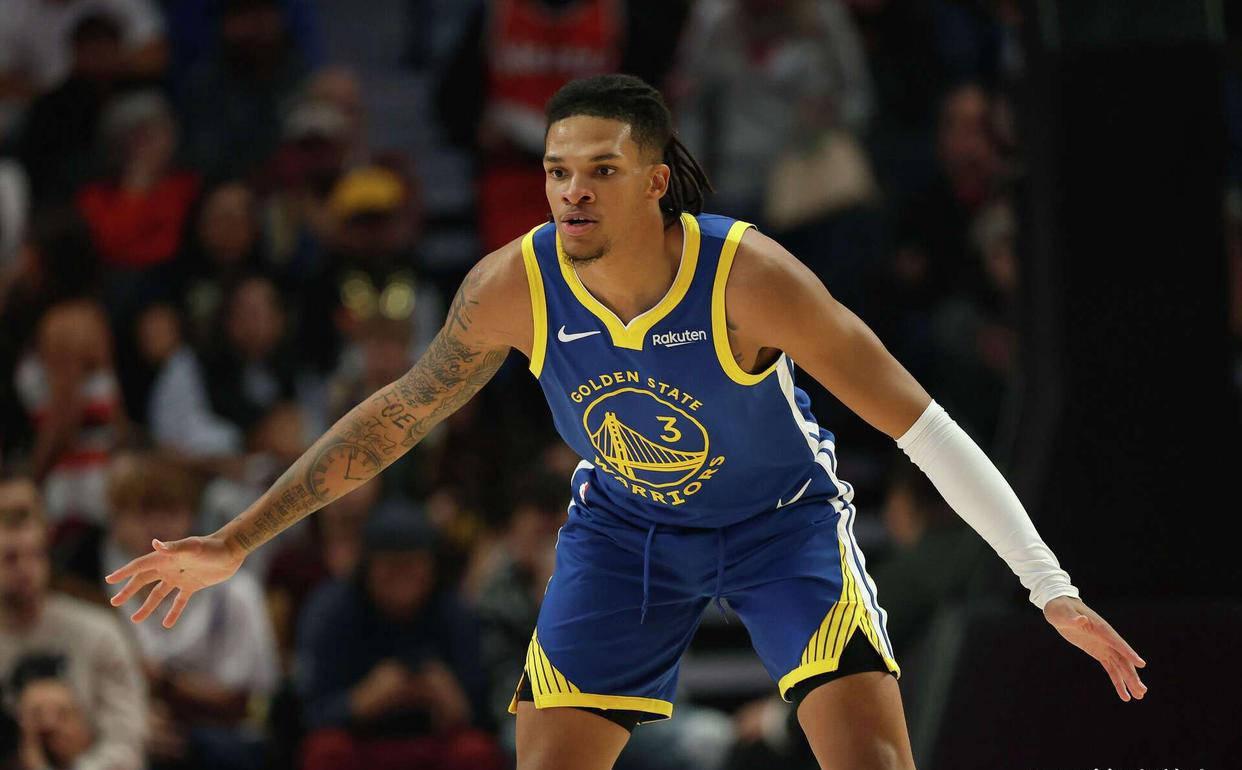 11场轮换数据，菜鸟理查德在NBA里把勇士队更衣室搅活了