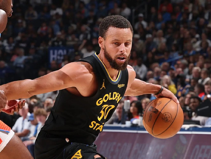 NBA常规赛：雷霆126-102碾压勇士，10胜1负的数据打脸金州老将