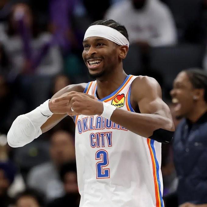 雷霆11胜1负踩勇士12分，亚历山大大帝28分钟碾压湖人开局看戏？