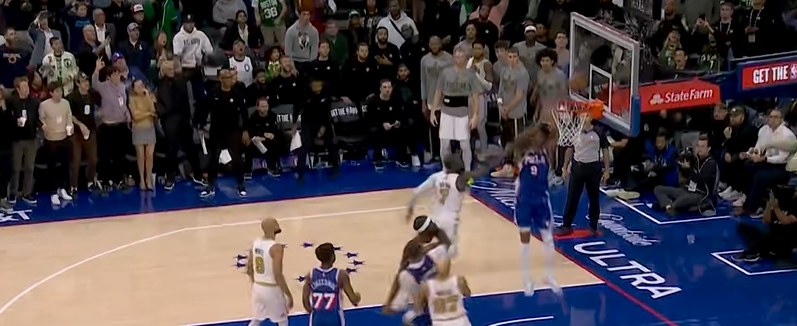 102-100绝杀！76人最后一刻翻盘，NBA这收官比英超点球还刺激