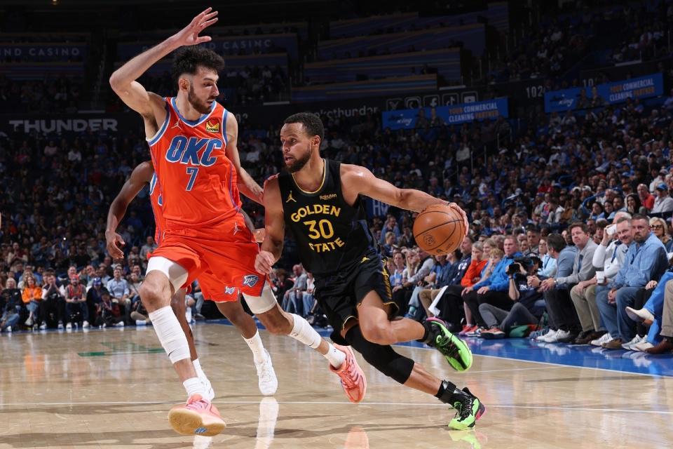 雷霆队126-102击溃勇士，12战11胜把NBA第一摆明了？库里复出也挡不住