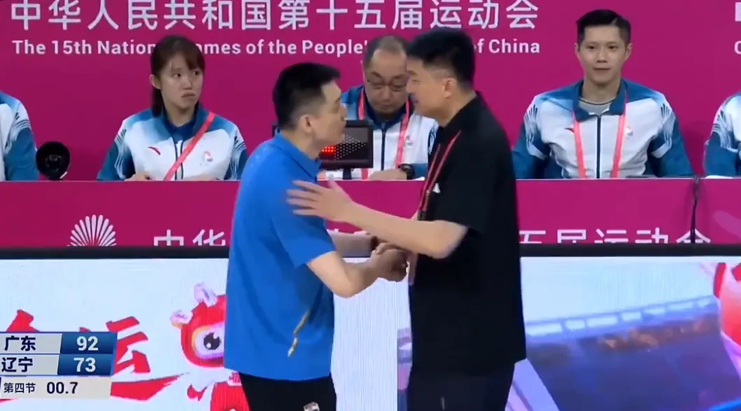 辽宁男篮19分溃败广东队，郭艾伦缺阵成最大笑柄？NBA级广东队轮换碾压全运赛