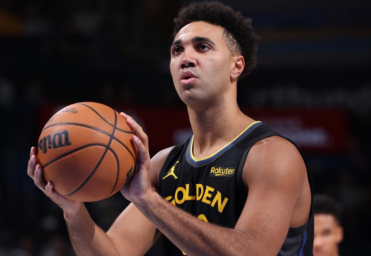 NBA：俄克拉何马城雷霆126-102，勇士内线又塌了？