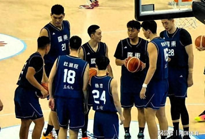 广东男篮主场4大优势压制浙江，余嘉豪缺阵成关键！男篮全运会决赛19点30开打