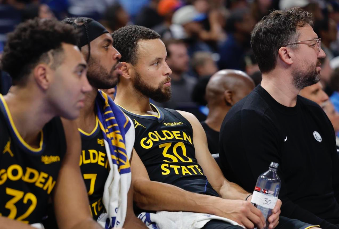 库里复出19分钟狂砍13投仅4中，勇士又成笑柄，正负值-23成毒瘤