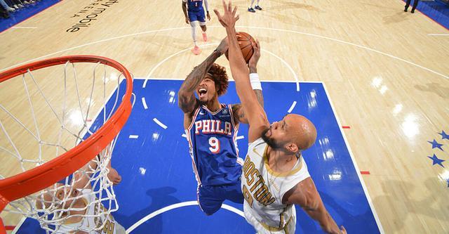 NBA常规赛102-100惊魂：76人绝杀波士顿凯尔特人，恩比德缺阵引争议
