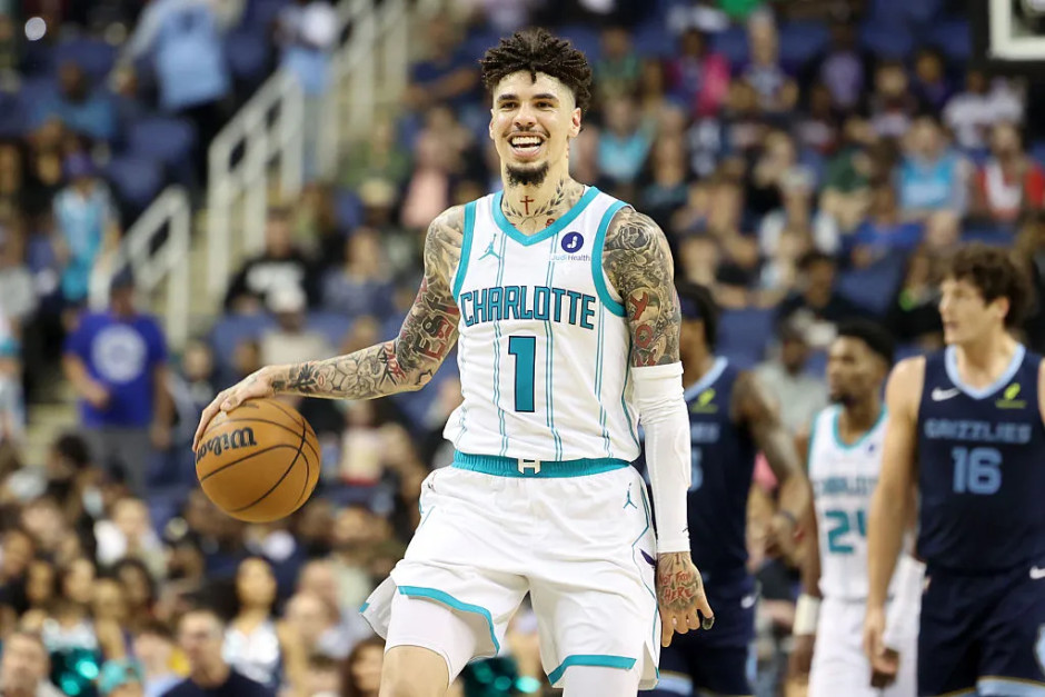 鲍尔或连缺5场，黄蜂vs雄鹿北京时间2025年11月13日的NBA大考（还有谁能顶上？）