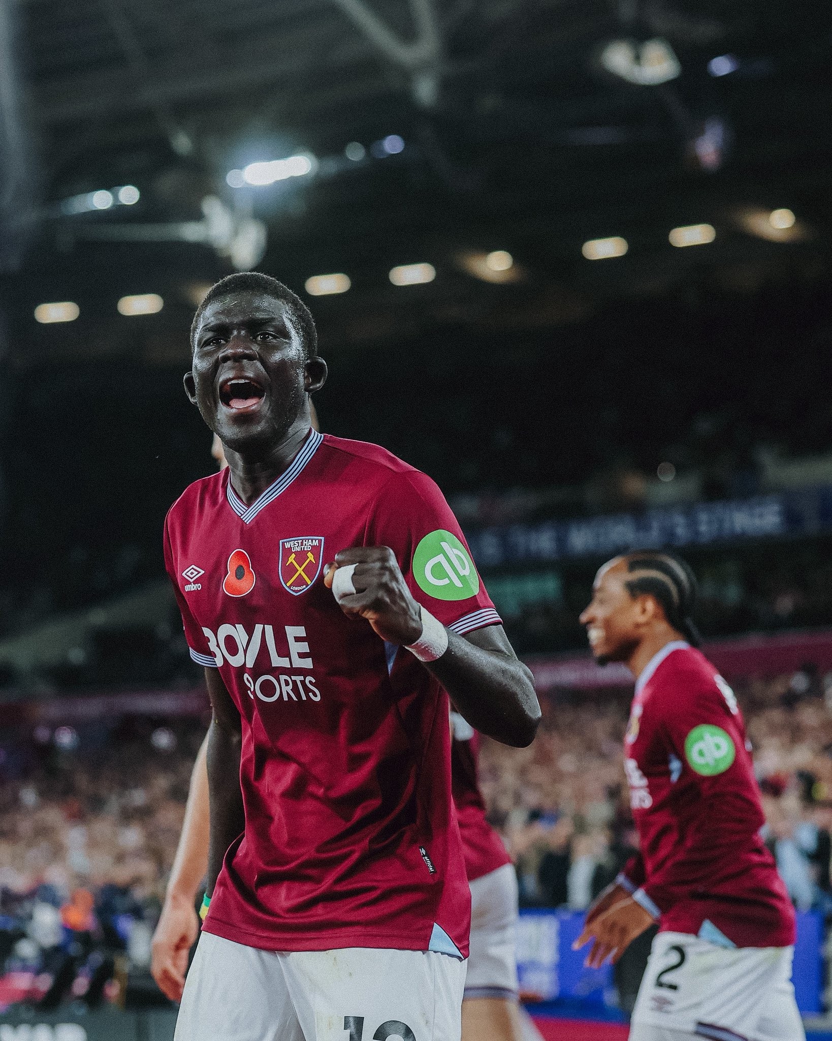 哈吉-迪乌夫坦言只踢两年就敢梦想TOP5球队，努诺-门德斯防守变强变成榜样