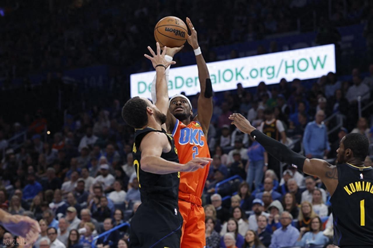 雷霆队126-102血洗勇士队，6胜6负危机在NBA西部敲警钟