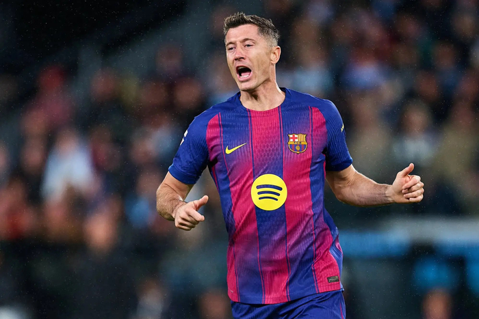 2025夏1笔免费签？AC米兰盯上罗伯特·莱万多夫斯基，意甲要搞大动作