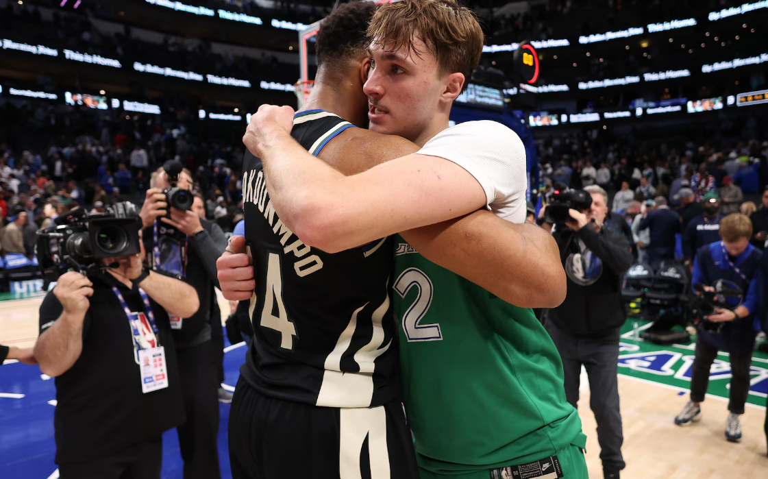 独行侠0输？5点复盘：NBA里像足球场的雄鹿和31分快攻教做人