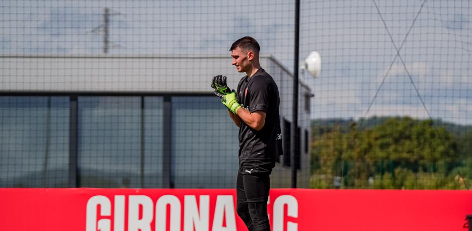 利瓦科维奇0分钟被弃？1月出走保住世界杯门将席，西甲尴尬