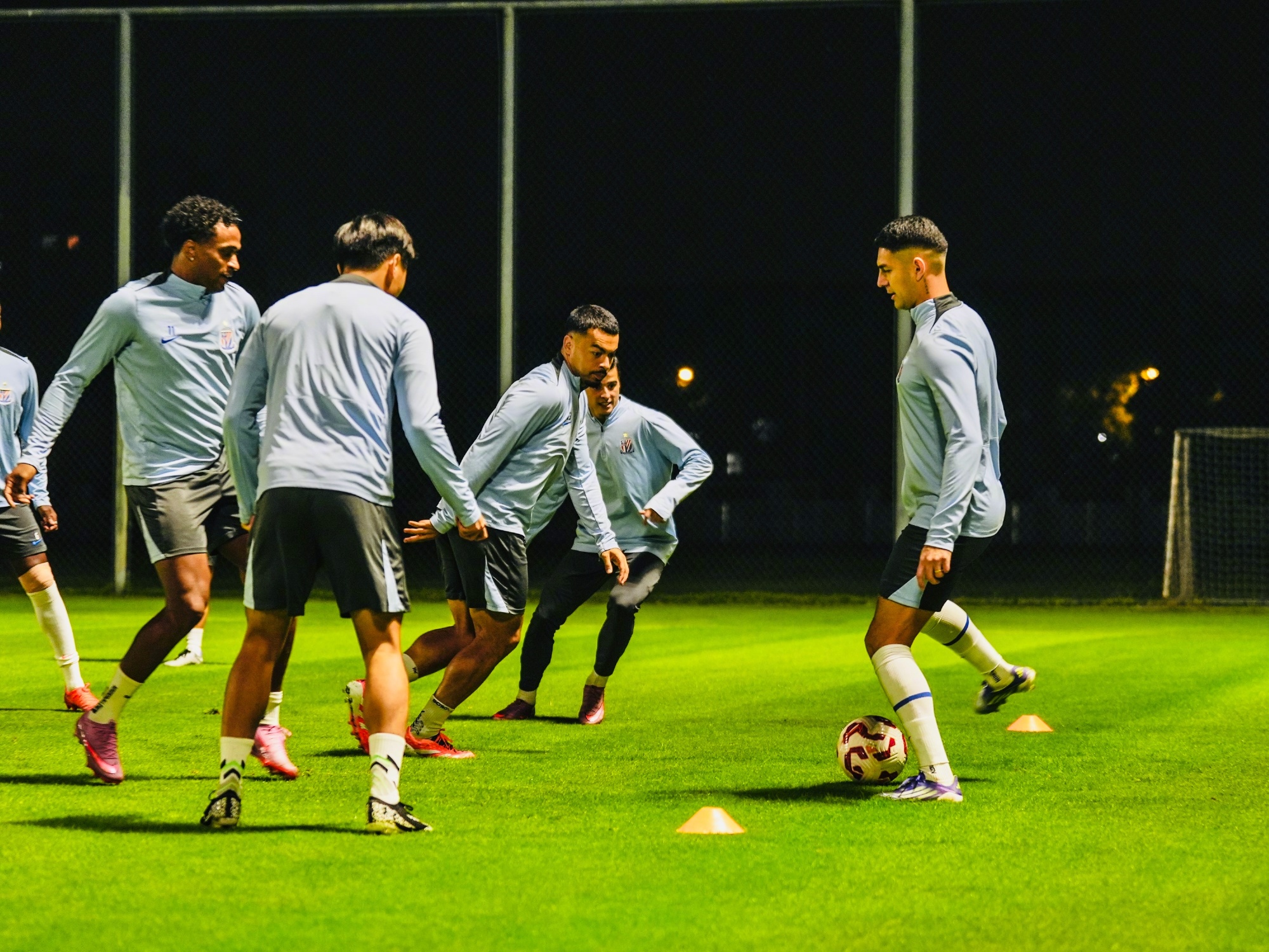 申花11月12日17:00重聚备战：11月22日中超收官战，阿苏埃16日归队