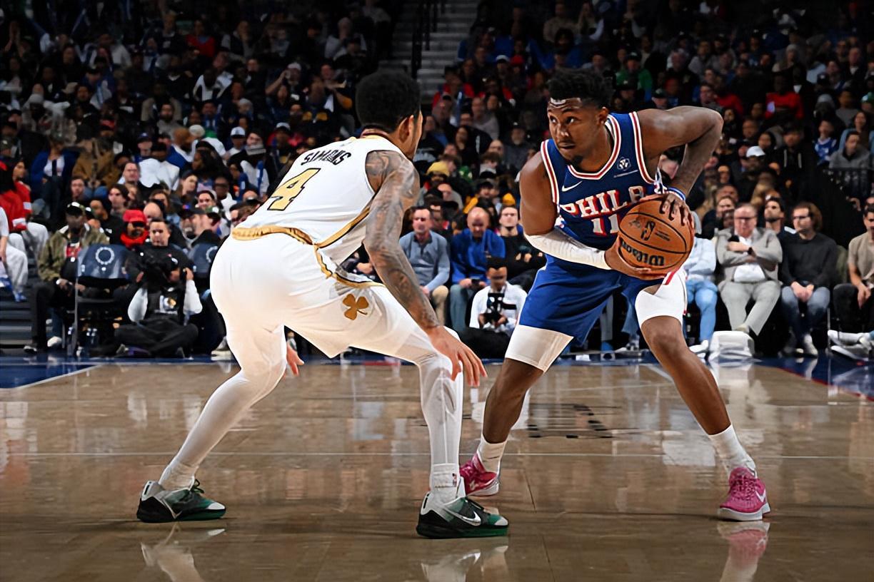 102-100绝杀！76人队升至7胜，爱德华兹在NBA这场像开了挂