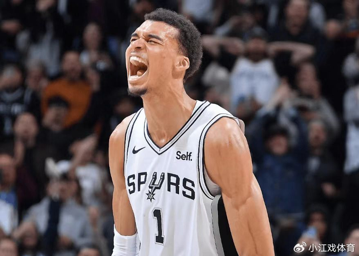 11月11日NBA：马刺121-117逆转公牛，文班38分撕开防线