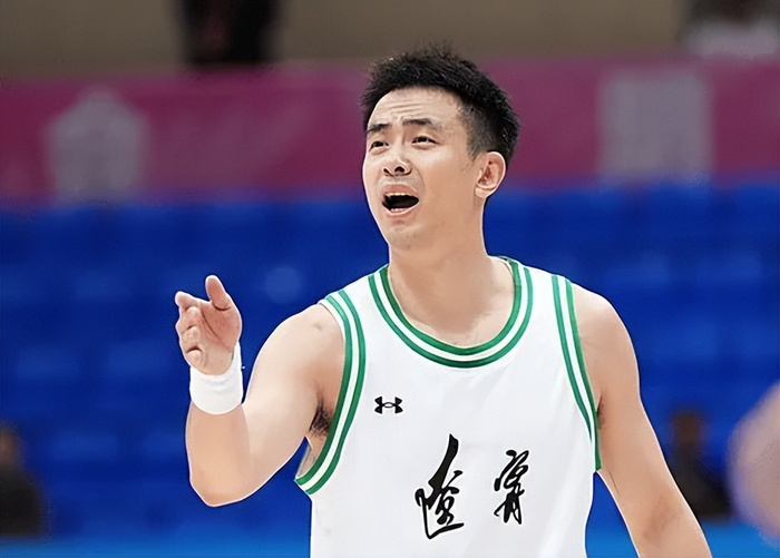 赵继伟或缺阵1个月，辽宁这夏天比英超轮换还糟，连NBA都看懵