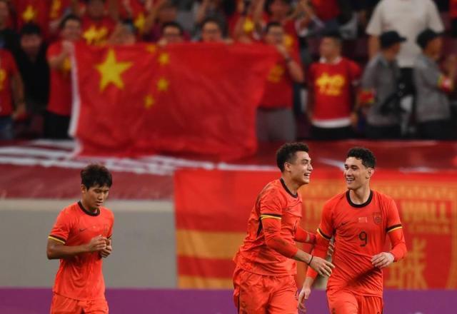 中国u22熊猫杯0-1负越南，19:35的国足级尴尬比英超还刺眼