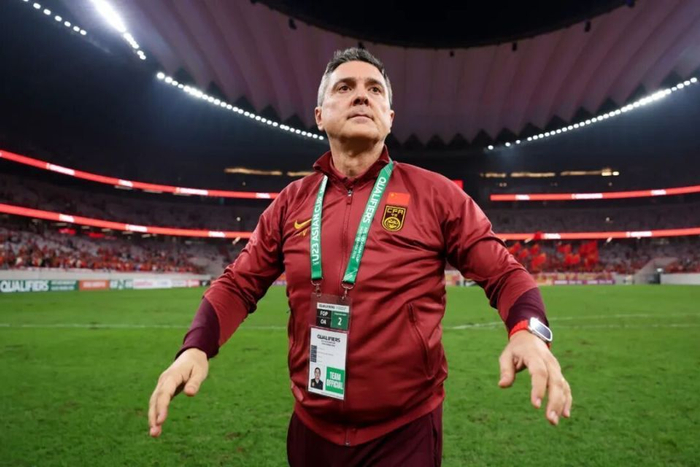 1场0比1的尴尬：安东尼奥保守像英超掉链子，谁来背锅