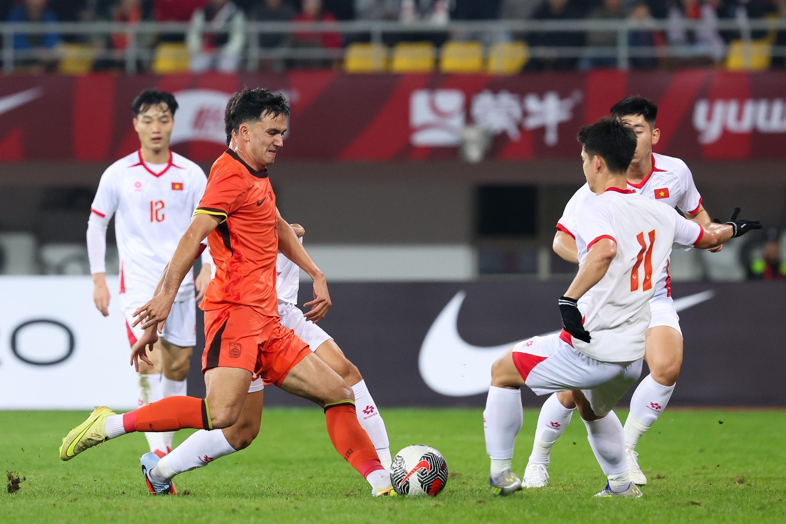 国足u22 0-1输越南，3场熊猫杯能救场吗？英超那些人都看乐了