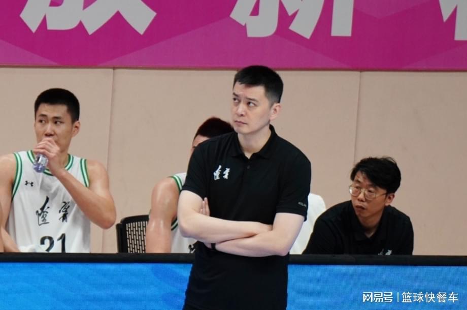 辽宁三代球队同日输球，杨鸣看着都懵，全运会32连胜梦碎四川队