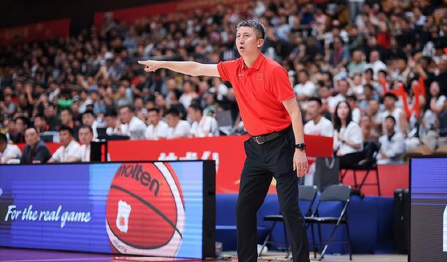 19人名单亮相：CBA新科冠军仅2人入选，中国男篮是抄作业还是造反？