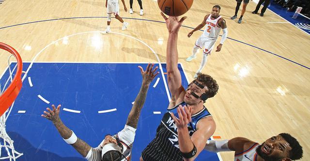 奥兰多魔术124-107纽约尼克斯，卡尔唐斯双双得分却救不了尼克斯五连胜梦碎！