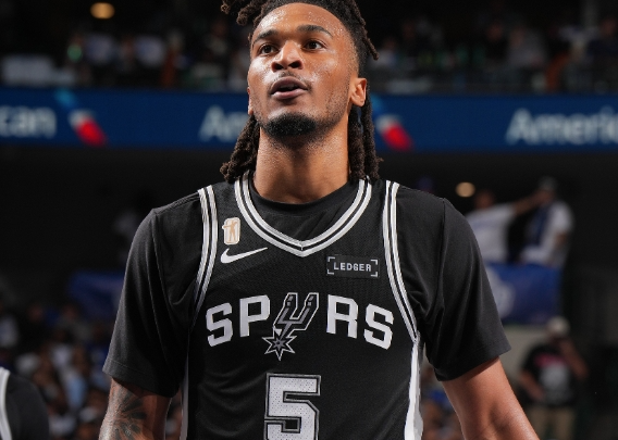 125-120！勇士险胜马刺，文班亚马+卡斯尔双三双却只换来失败，NBA又来一出戏