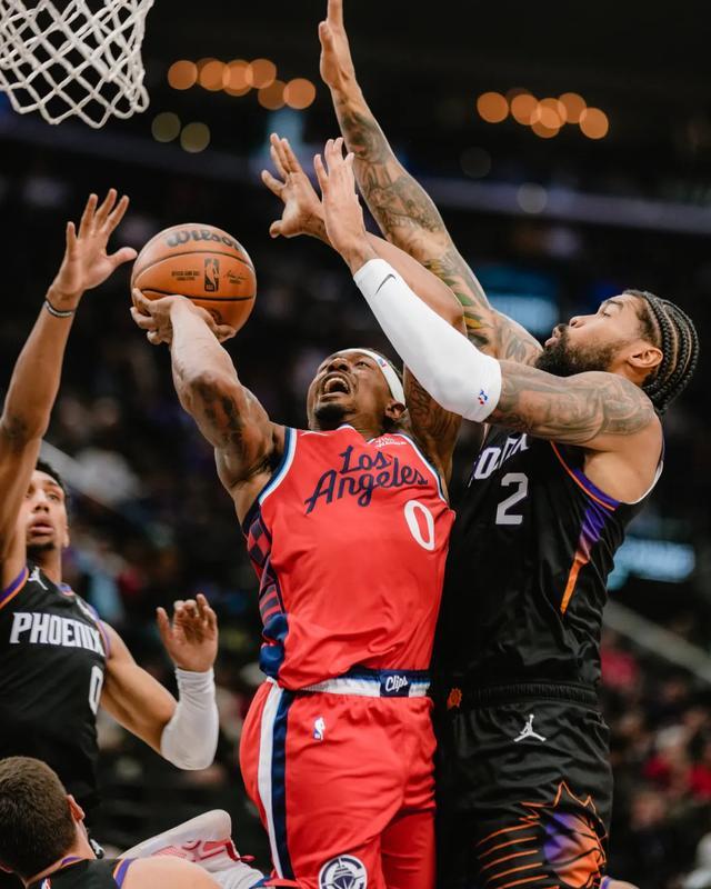 比尔赛季报销+49.3%出勤率成现实题，快船队在NBA还能靠哈登顶多久？