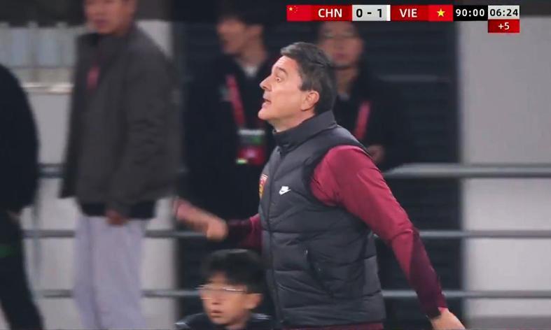 U22国足输越南0-1，这“恐越症”连申花金顺凯也躲不掉，亚洲赛场真凉了