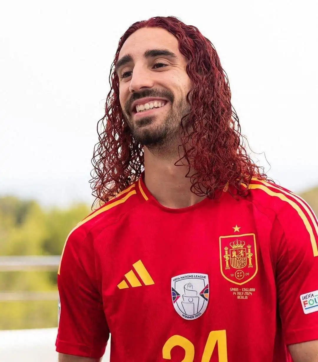 库库雷利亚两次变发：英超边锋要为西班牙剃光头？红发还在记忆里