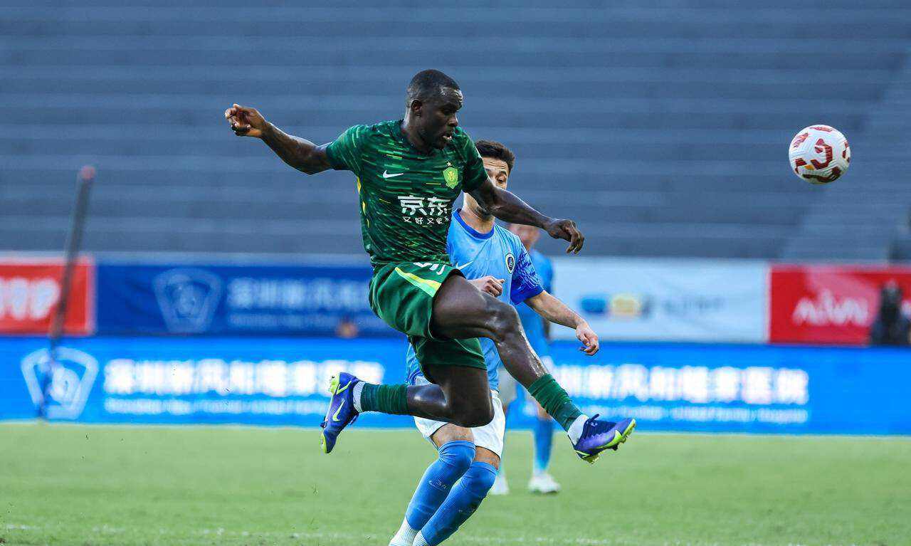 北京国安半程冠军沦为笑柄，6-0惨败鲁能后中超梦想彻底崩盘