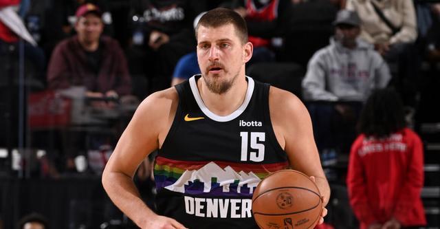 约基奇55分终结尴尬？丹佛掘金队客场击败快船队，NBA这数据太魔幻