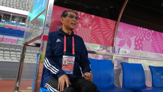 82岁徐根宝带队摘铜，上海U20归来，英超球迷都得让座