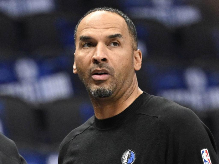 独行侠或换来2枚首轮？NBA门内风暴：戴维斯传闻让国王都开始打算盘