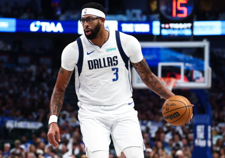 5套交易撬动镜像：32岁浓眉能否把独行侠变回NBA劲旅？