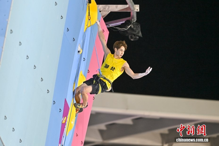 11月13日潘愚非夺金：湖北新贵一场比赛盖过英超替补的存在感