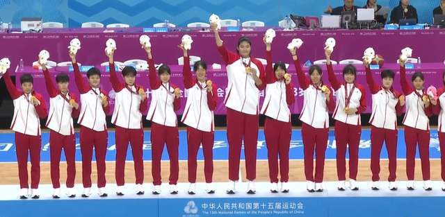 94.4%命中率，156分：张子宇U18六战6胜，比NBA神射还离谱