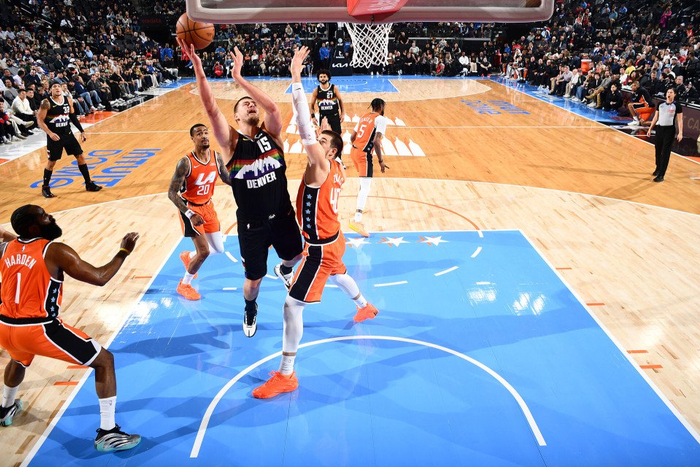 55分+25分首节，约基奇撕碎快船防线，NBA那位中锋比奥尼尔还要绅士狠