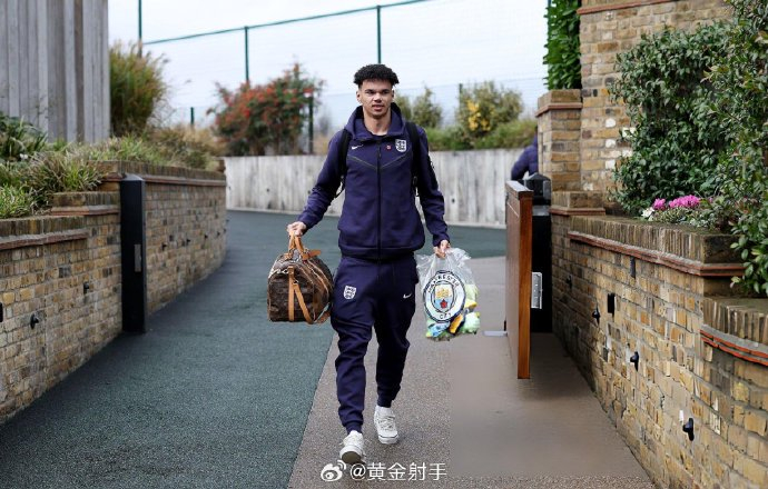 首秀1次登场就被吹到世界杯？英超和曼城的嘴巴太能放