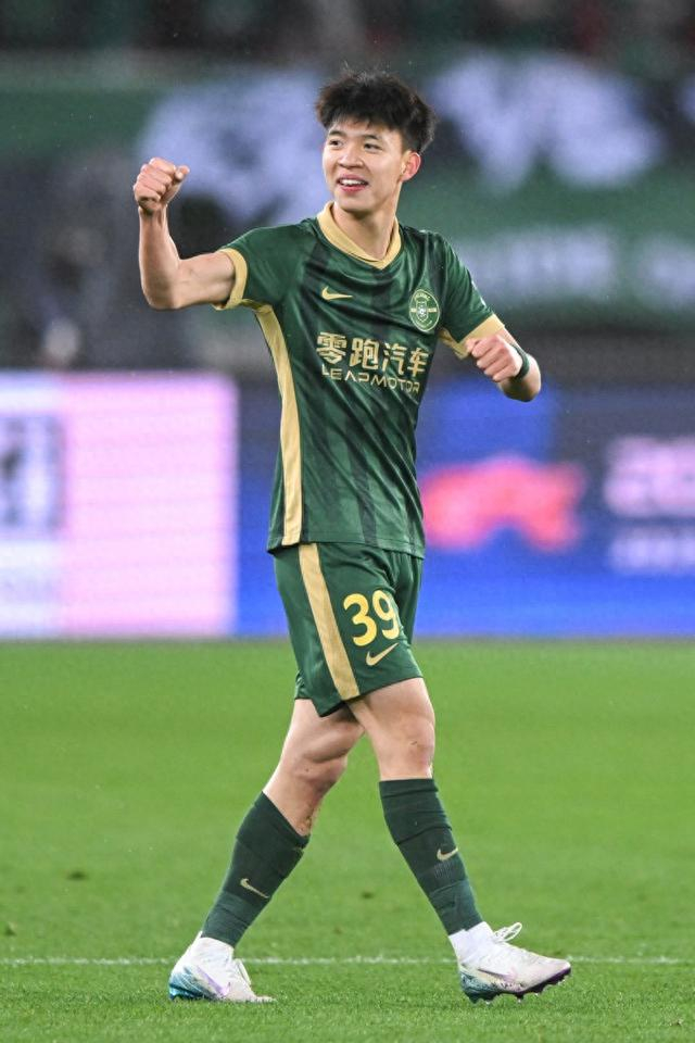 王钰栋18岁烧出中超11球后被欧罗巴俱乐部盯上，留洋路究竟难还是不难？