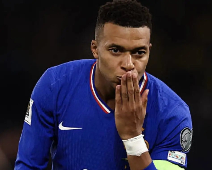 法国4-0碾压乌克兰，姆巴佩400球里程碑后还喊要再整400，连英超射手都要汗颜