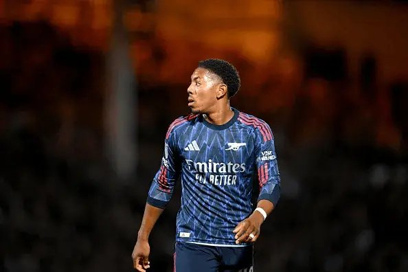 奥哈拉一锤定音：斯凯利1月转会利物浦，罗伯逊和科尔克兹被甩在身后！英超左后卫争夺战火药味十足