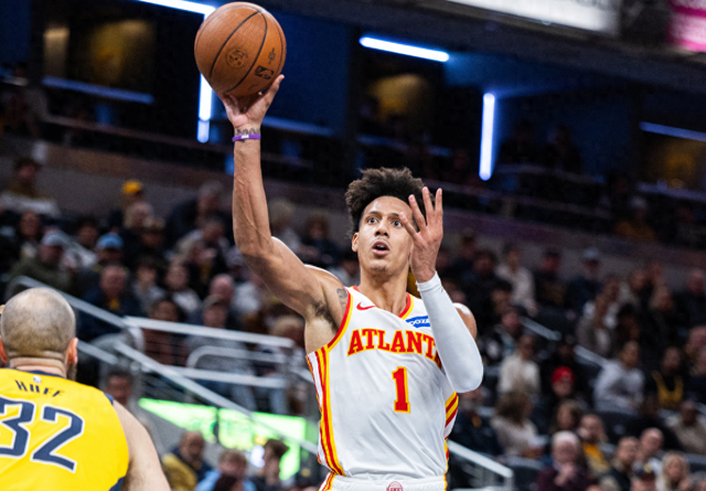 老鹰客场132-122胜爵士，约翰逊31+18+14，NBA的1.5亿变白菜价