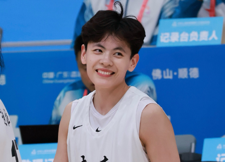 广东队108-48大爆冷？辽宁队全场哑火，杨舒予武桐桐联手碾压全运半决赛