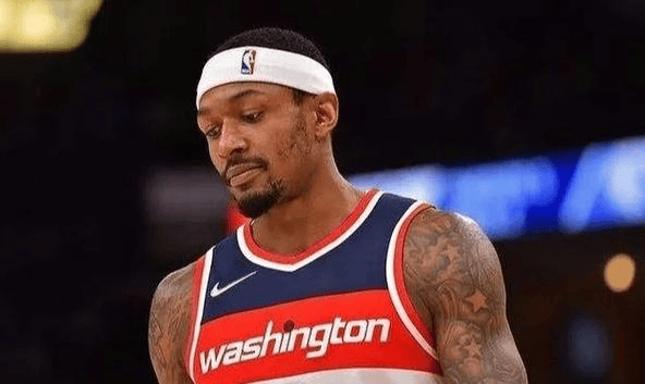 快船10场3胜堪比灾难片，比尔赛季报销哈登成“粗腿”，NBA又见真相刺痛