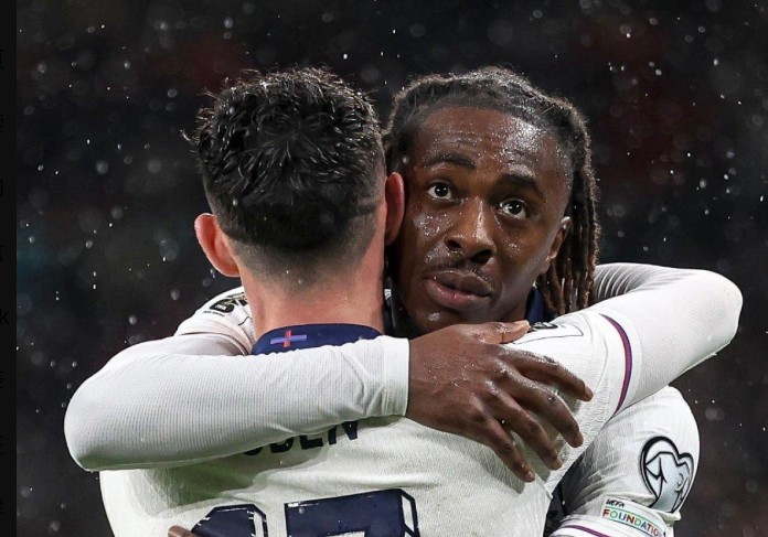 英格兰2-0塞尔维亚，埃泽90分建功，阿森纳英超身价要说话