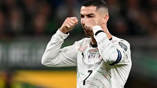C罗40岁世界杯预选赛首红牌，肘击爱尔兰球员引爆葡萄牙媒体炸锅