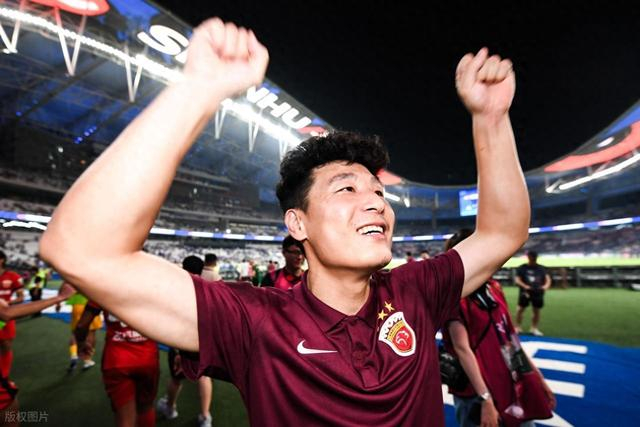 回归中超5年，武磊到底还能撑几场？英超标签管不住他